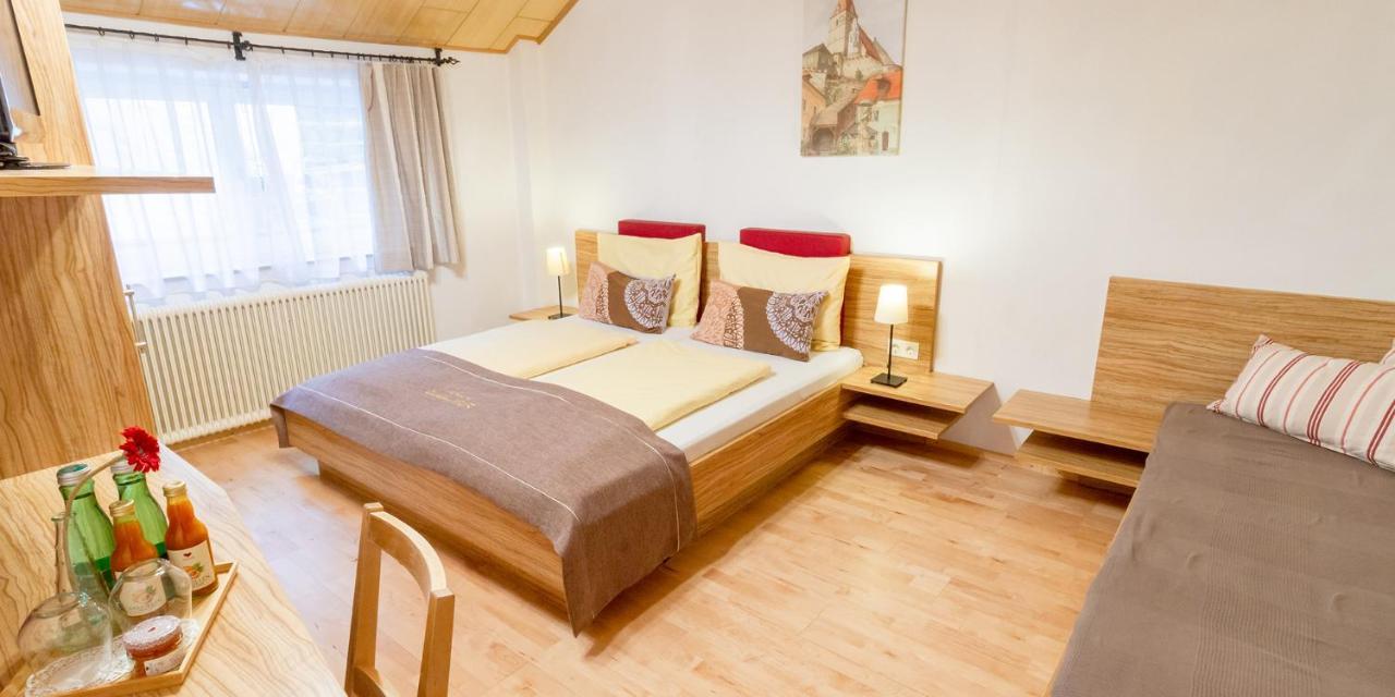 Pension Gaestehaus Heller Вайсенкирхен-ин-дер-Вахау Экстерьер фото