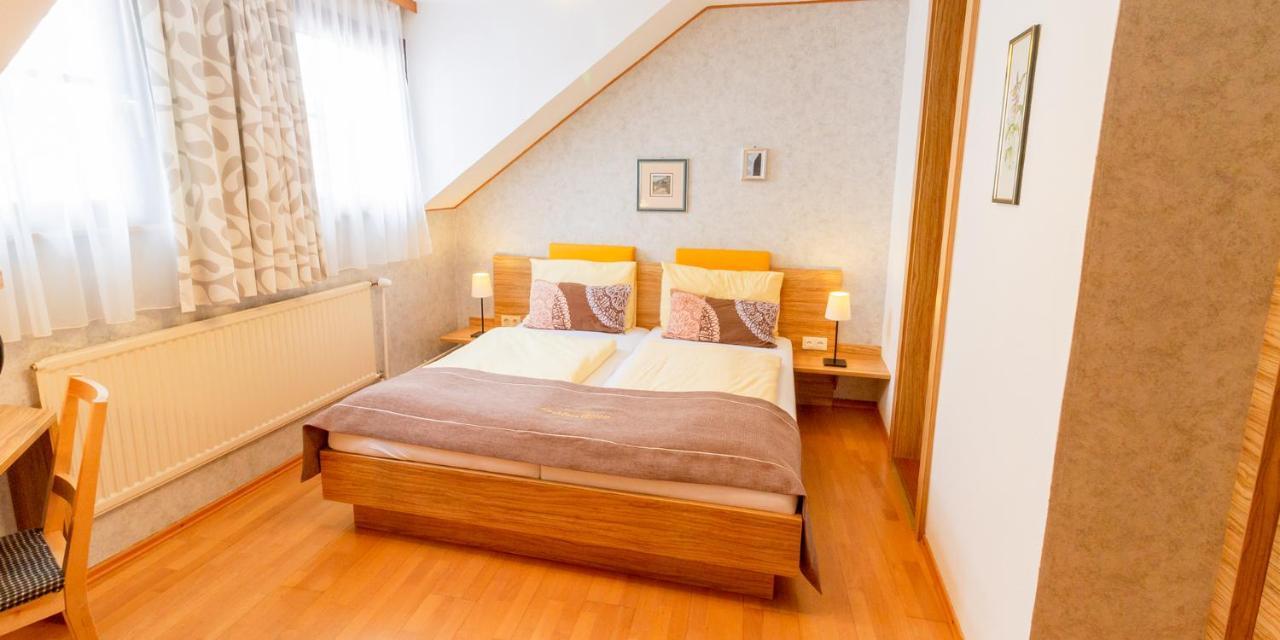 Pension Gaestehaus Heller Вайсенкирхен-ин-дер-Вахау Экстерьер фото